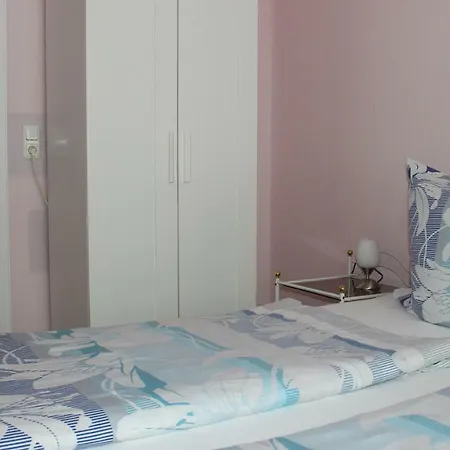 Zentrumsnahe Ferienwohnung דירה